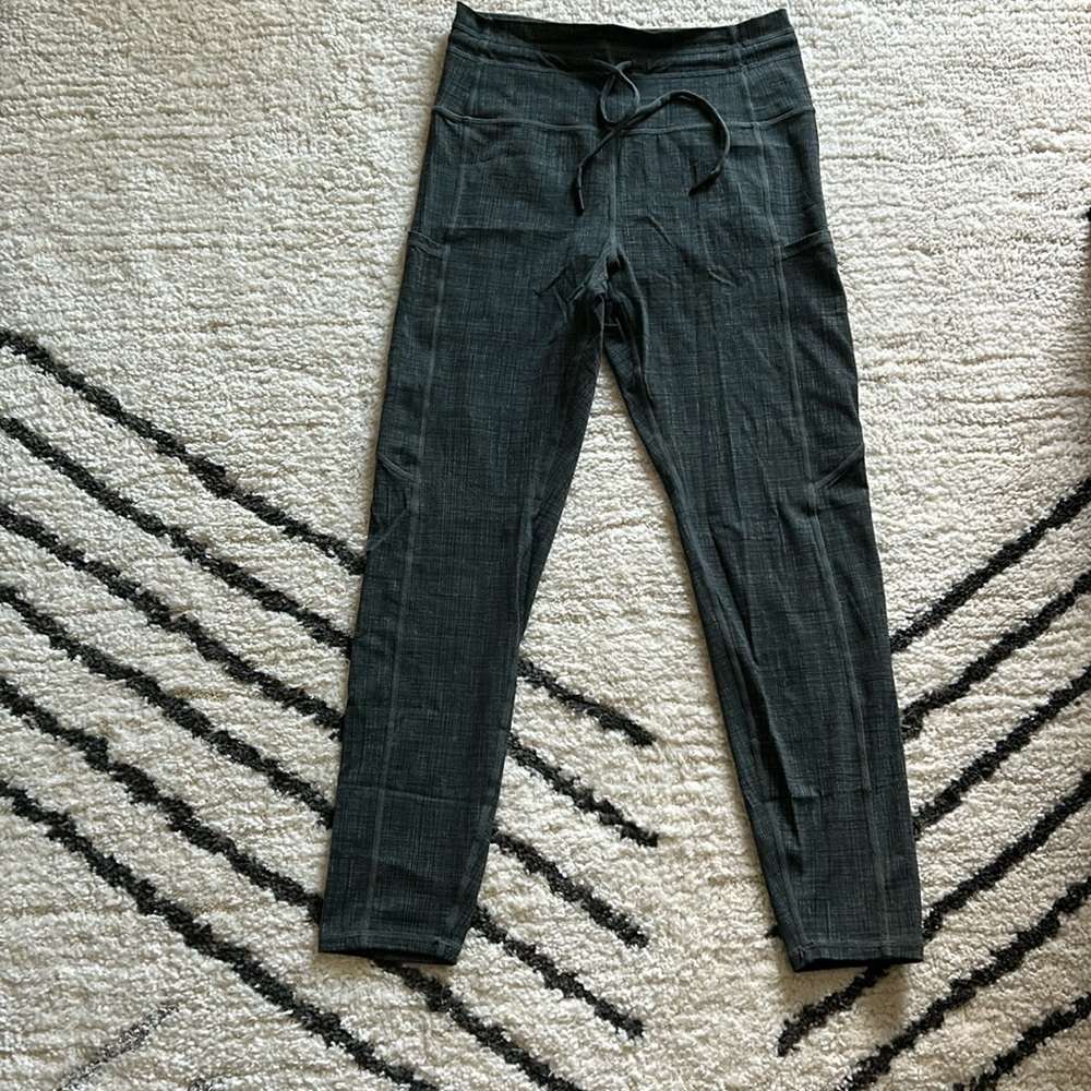 Zyia women’s leggings size 4. Sage medley drawstring deluxe leggings 7/8